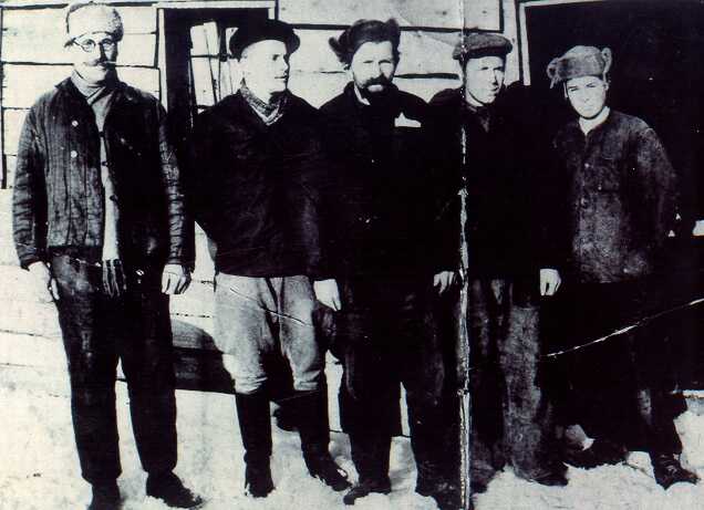 Magyar és orosz rabok a severi táborban 1952-ben. Forrás: OSA Archívum